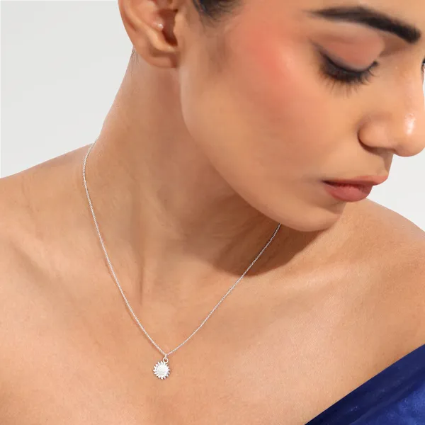 Ava_Silver_Sun_Flower_Necklace