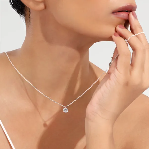 Sia_Silver_Zirconia_Necklace