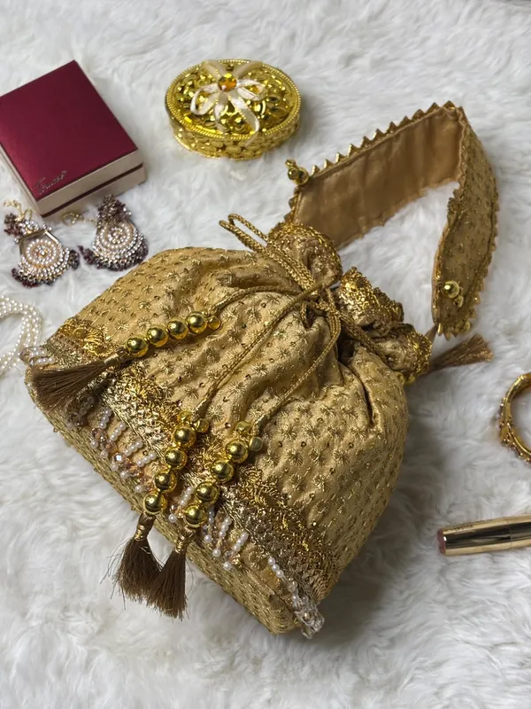 Golden_Handcrafted_Ghungroo_Potli_Bag_With_Premium_Tassels