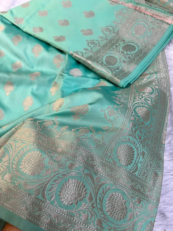 Metallic_Sea_Green_Khaddi_Buti_Weave_Soft_Silk_Banarasi_Saree
