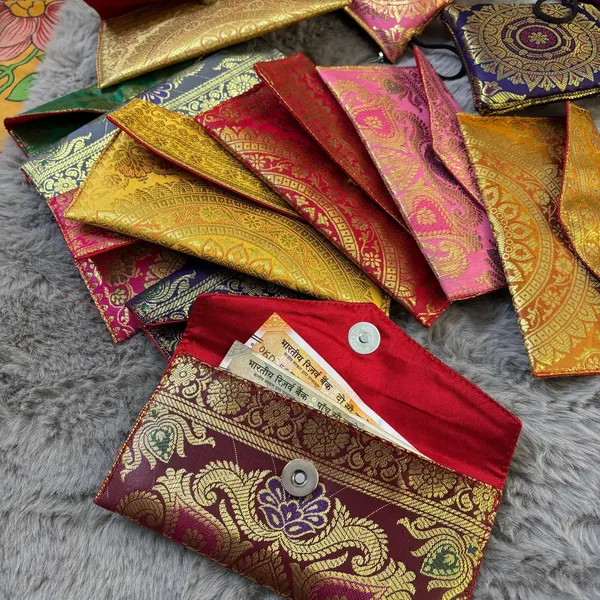 Pack_Of_5_Banarasi_Silk_Lifafa