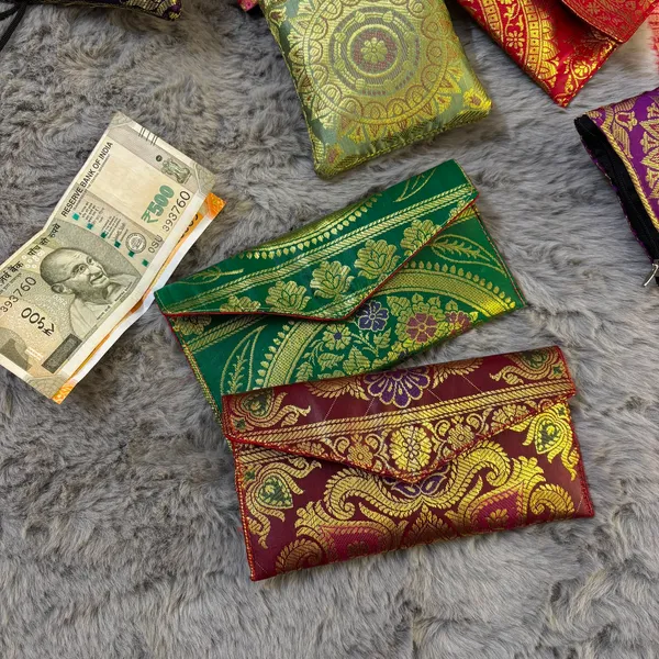 Pack_of_10_-_Banarasi_Broade_Silk_Lifafa_Envelopes_