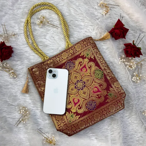 Pack_of_10_-_Elegant_Banarasi_Handbag_Set_10x10_inch