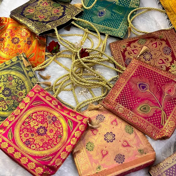 Pack_of_10_-_Elegant_Banarasi_Handbag_Set_10x10_inch
