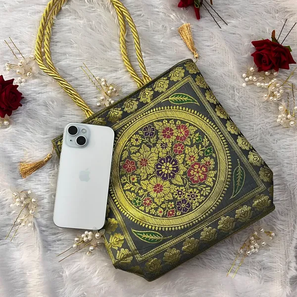 Pack_of_10_-_Elegant_Banarasi_Handbag_Set_10x10_inch
