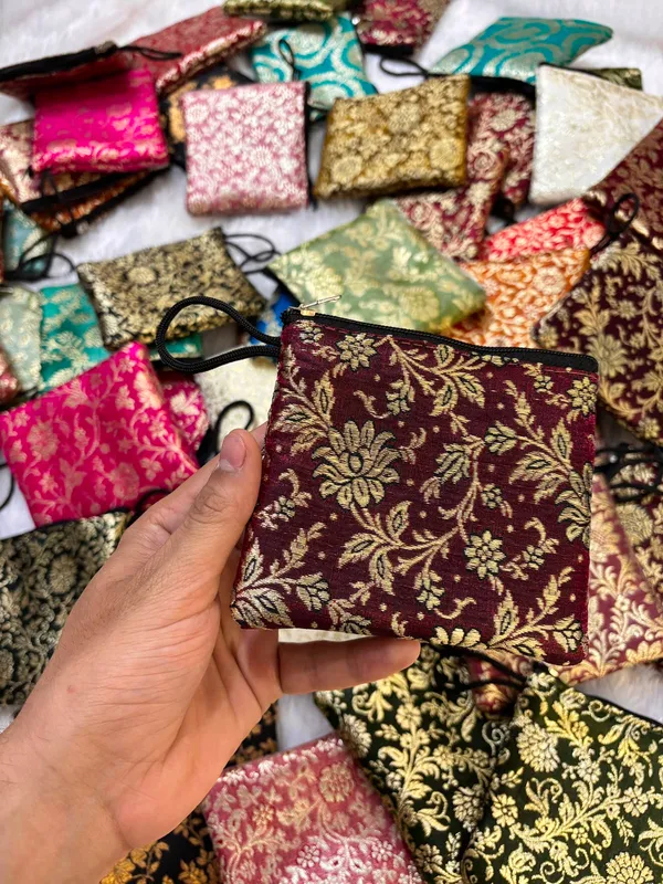 Pack_of_25_Brocade_Silk_Coin_Pouch