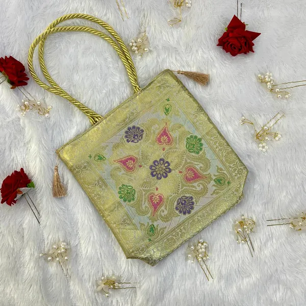 White_Potlee_box_Set_-_Potli,_Wallet_&_Handbag_Set