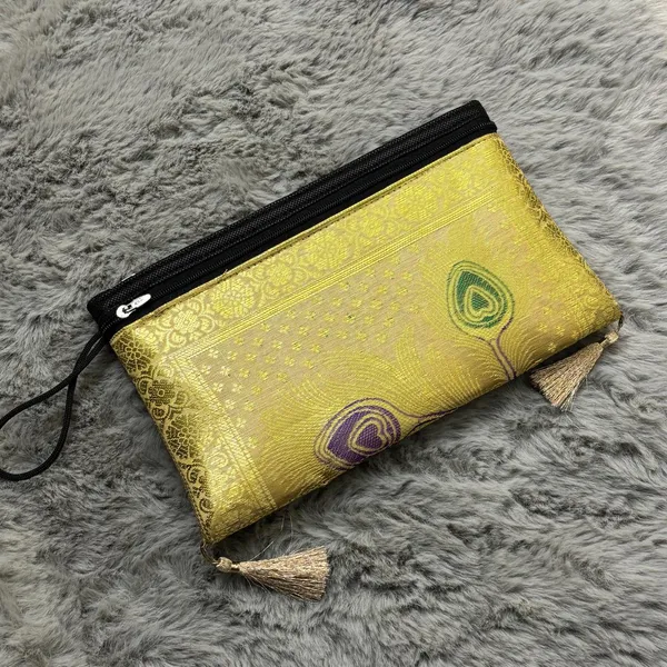 Cream_Banarasi_Silk_Brocade_Peacock_Motif_Wallet_Pouch_For_Women