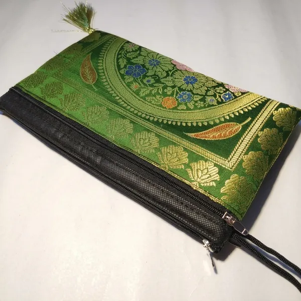 Green_Banarasi_Silk_Brocade_Embroidered_Wallet_For_Women