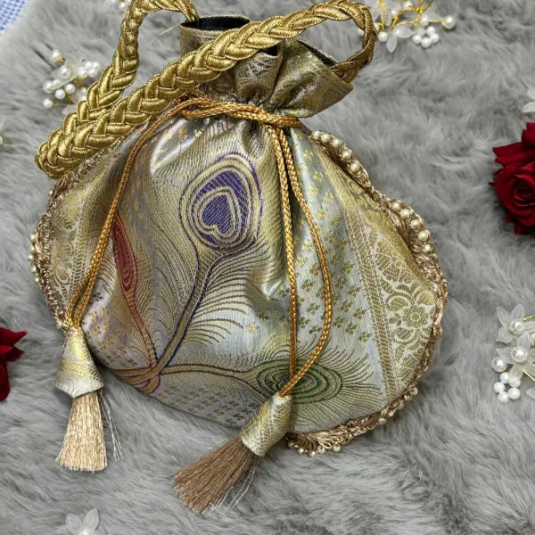 Off-White_Beautiful_Lace_Work_Banarasi_Potli_Bags