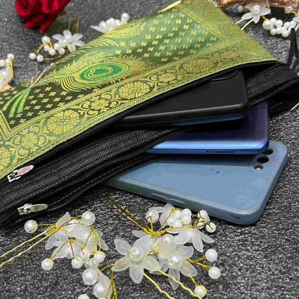 Pista_Exclusive_Handmade_Banarasi_Women_Wallets