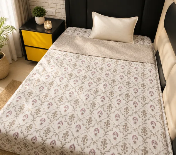 Green_&_White_Reversible_Ac_Comforters_(_Dohar)-_Single_Bed_Pair