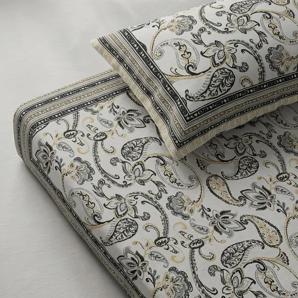 White_Cotton_Paisley_Print_King_Size_Bedsheet_With_Pillow_Covers