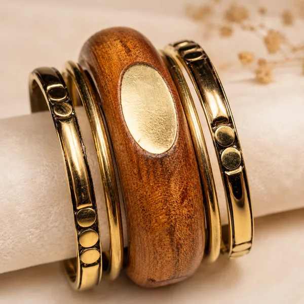 Wooden_Gold_Medallion_Bangle_Set