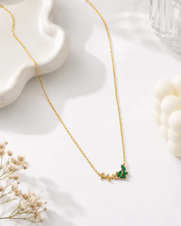 Gold_Stainless_Steel_Premium_And_Elegant_Necklace_For_Women