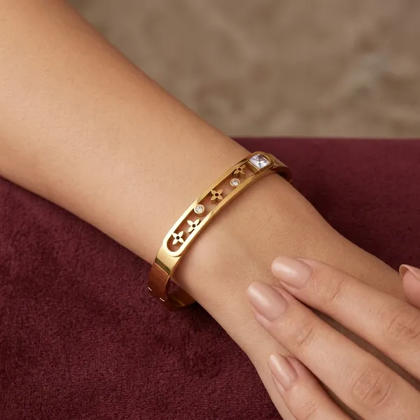 Celestial_Window_Bangle