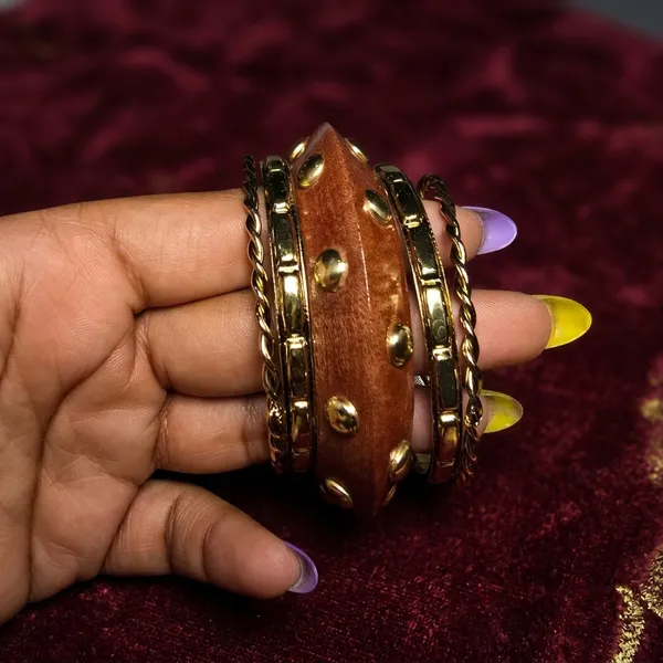 Wooden_Rivet_Bangle_Set