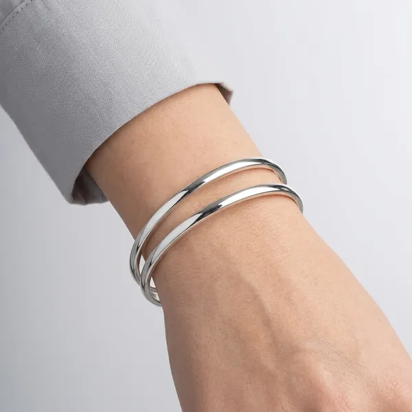 Silver_Stainless_Steel_Premium_And_Elegant_Bangle_For_Women