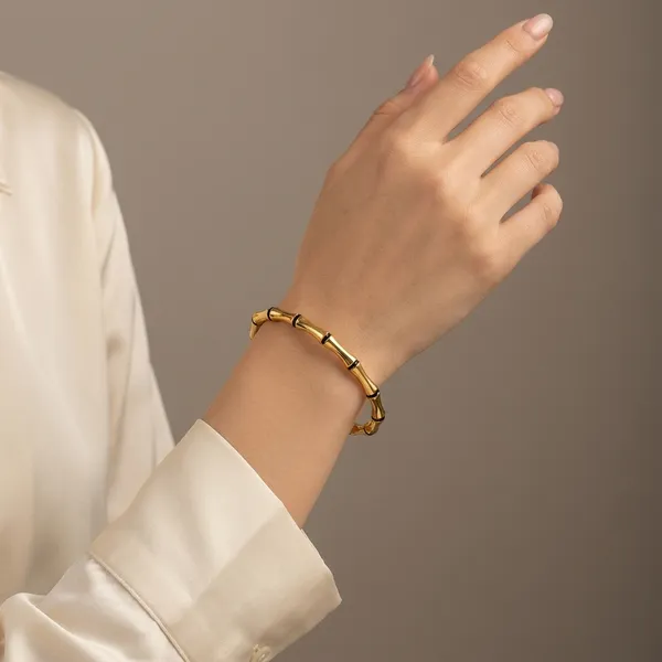 Gold_Stainless_Steel_Premium_And_Elegant_Bracelet_For_Women