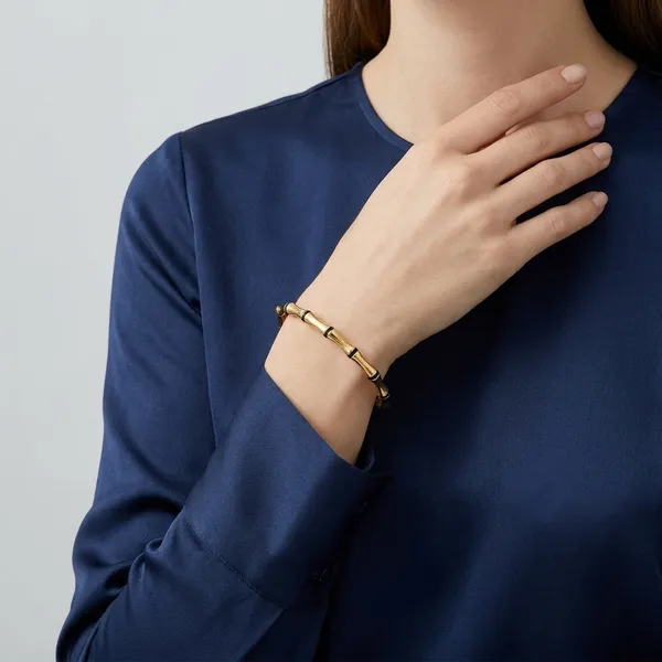 Gold_Stainless_Steel_Premium_And_Elegant_Bracelet_For_Women