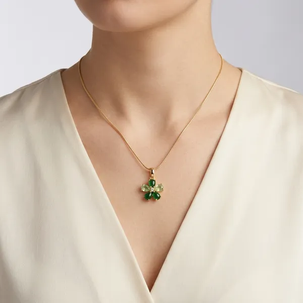 Gold_Stainless_Steel_Premium_And_Elegant_Pendant_Necklace_For_Women