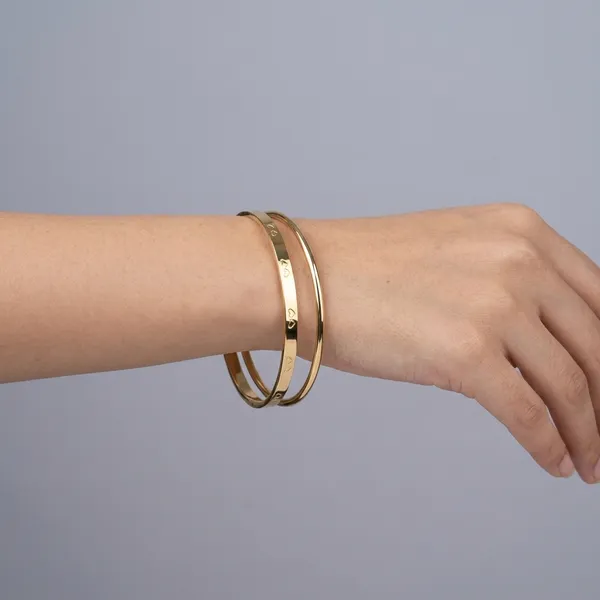 Gold_Stainless_Steel_Premium_And_Elegant_Bangle_For_Women_(Pack_of_2)