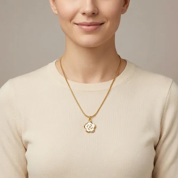 Gold_Stainless_Steel_Premium_And_Elegant_Pendant_Necklace_For_Women