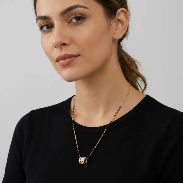 Gold_And_Black_Stainless_Steel_Premium_And_Elegant_Pendant_Necklace_For_Women