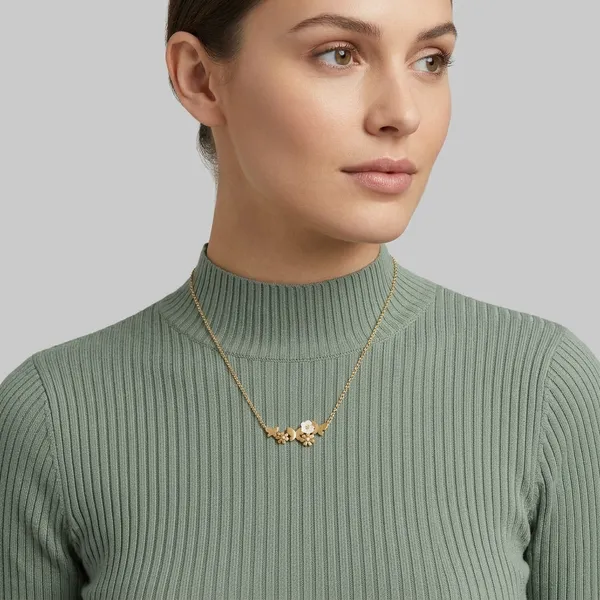 Gold_Stainless_Steel_Premium_And_Elegant_Pendant_Necklace_For_Women