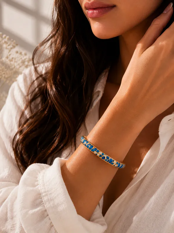 ORNIQUE_Azure_Blossom_Bangle