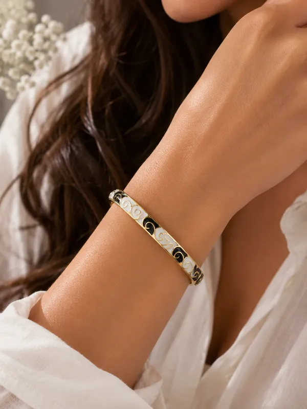 ORNIQUE_Monochrome_Muse_Bangle