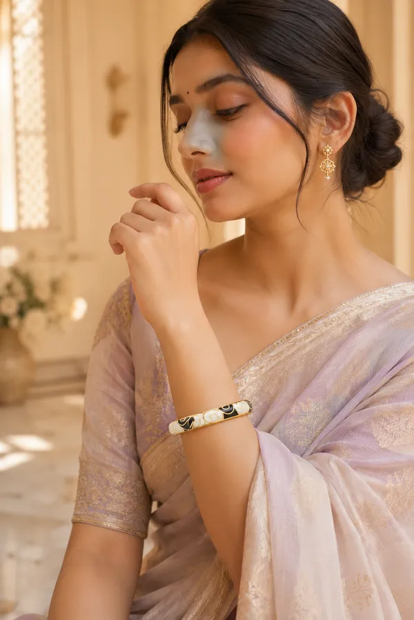 ORNIQUE_Monochrome_Muse_Bangle