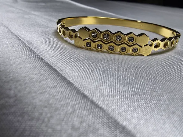 Honeycomb_Luxe_Bangle