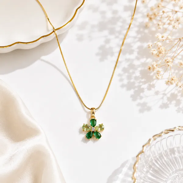 Gold_Stainless_Steel_Premium_And_Elegant_Pendant_Necklace_For_Women