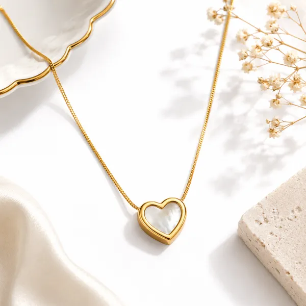 Gold_Stainless_Steel_Premium_And_Elegant_Pendant_Necklace_For_Women