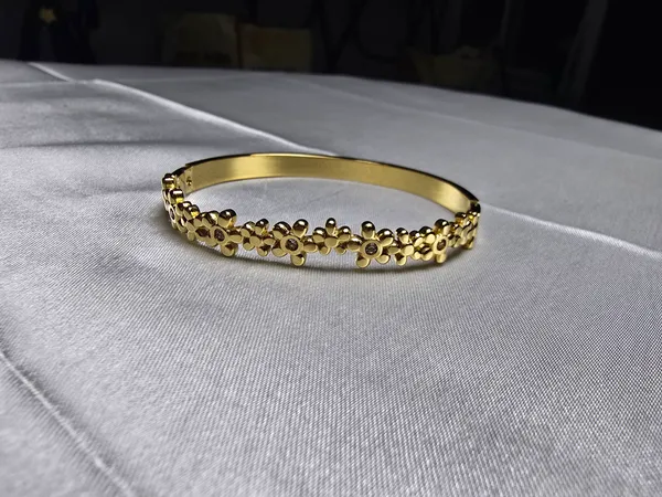 Daisy_Bloom_Bangle