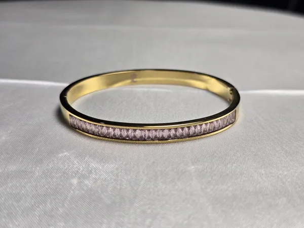 Blush_Royale_Bangle