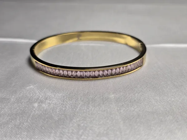 Blush_Royale_Bangle