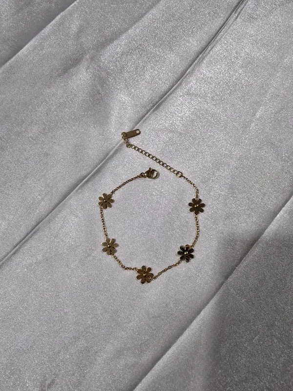 Daisy_Bloom_Bracelet