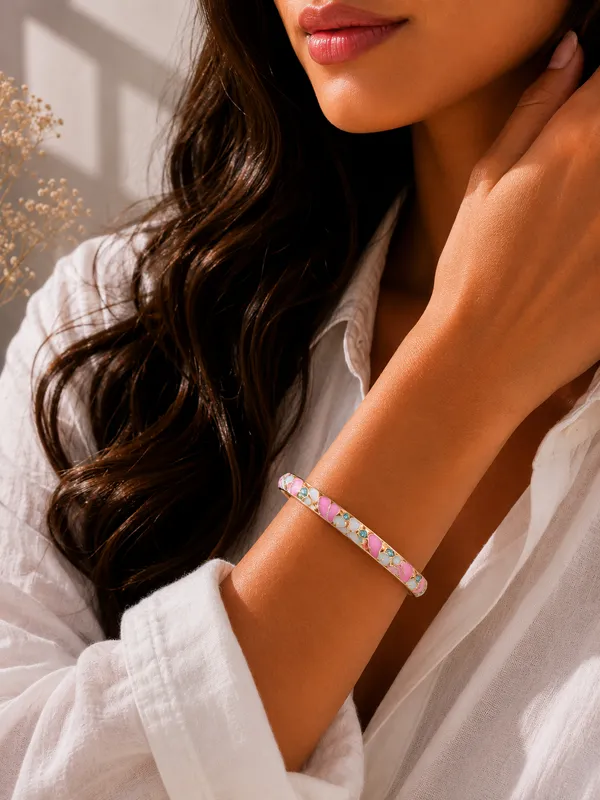 ORNIQUE_Blush_Blossom_Bangle