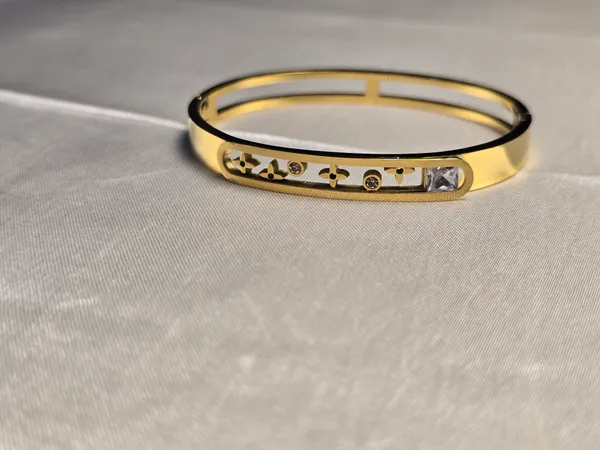 Celestial_Window_Bangle