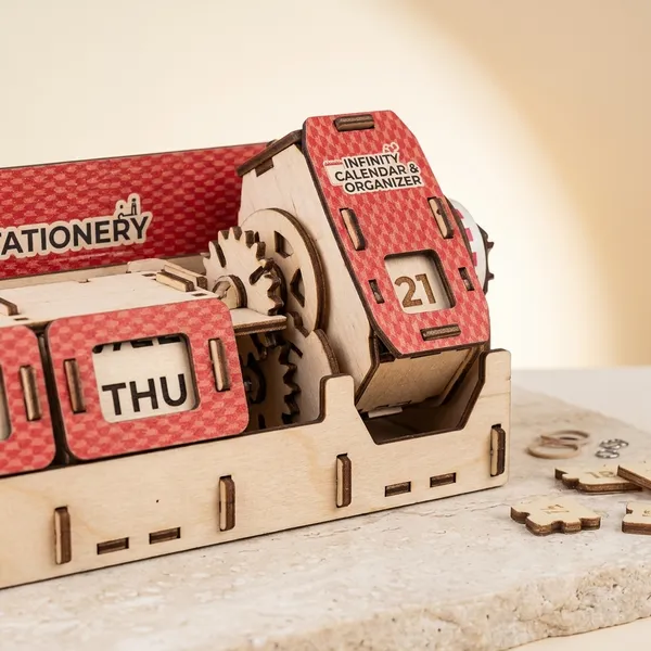 Smartivity_Wooden_Desktop_Organizer_With_Calendar_And_Storage_Compartments