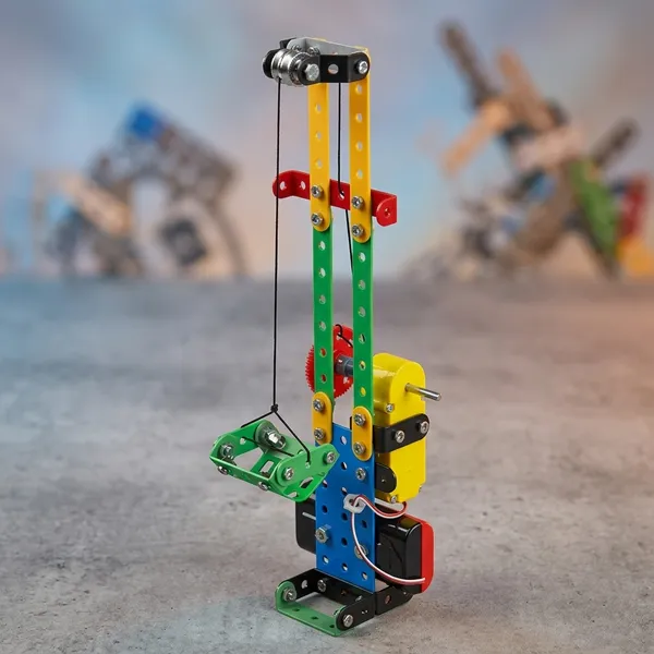 Stem_Robotics_Construction_Kit_With_Tracks_And_Motorized_Lift