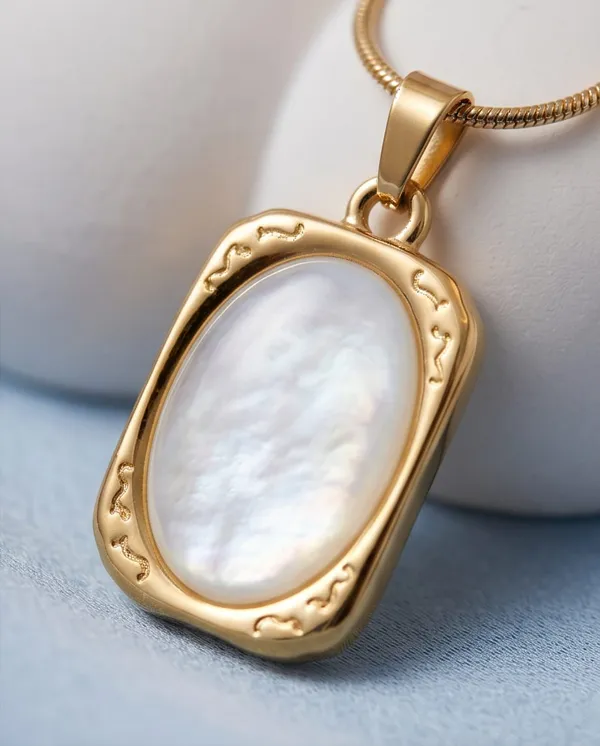 Gold_Plated_Pendant_Necklace_With_Crystal_Accents