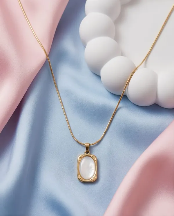 Gold_Plated_Pendant_Necklace_With_Crystal_Accents