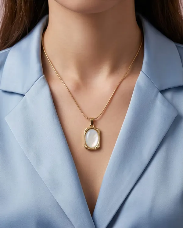 Gold_Plated_Pendant_Necklace_With_Crystal_Accents