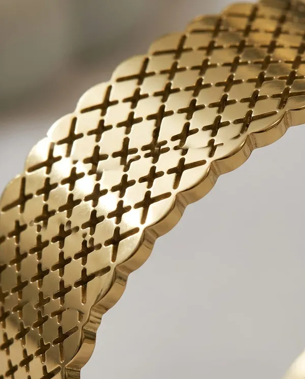 Gold_Plated_Textured_Bangle_Bracelet_For_Women