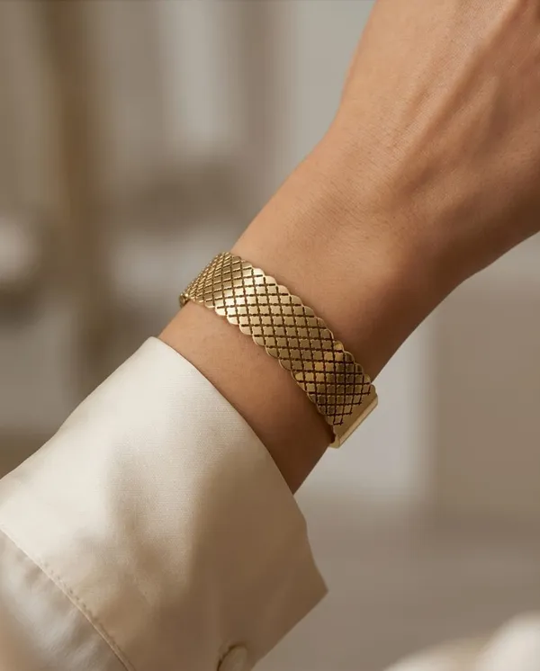 Gold_Plated_Textured_Bangle_Bracelet_For_Women