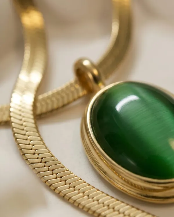 Emerald_Teardrop_Pendant_Necklace_For_Women