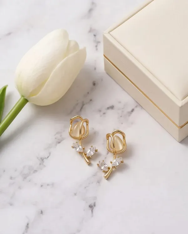 Gold_Plated_Floral_Design_Crystal_Stud_Earrings_For_Women